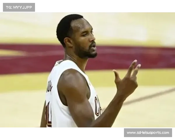 莫布利复出后首记封盖，骑士主场沸腾